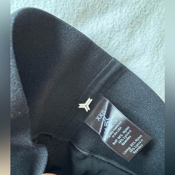 Ultracore Cherry Legging - Picture 2 of 4